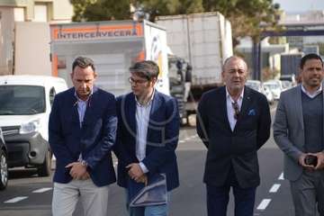 El Cabildo comprueba las obras en el polígono de Cruz de La Gallina y Salinetas (Foto TA)